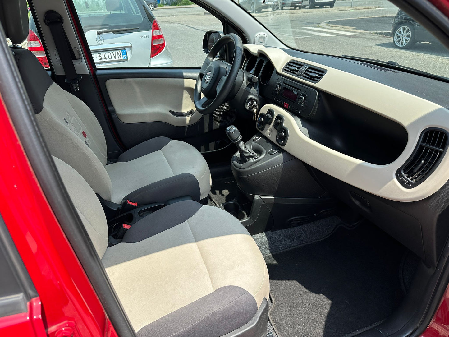 FIAT PANDA 0.9 TWINAIR LOUNGE – POCHI KM, INTERNI CURATI E ALIMENTAZIONE A GAS!
