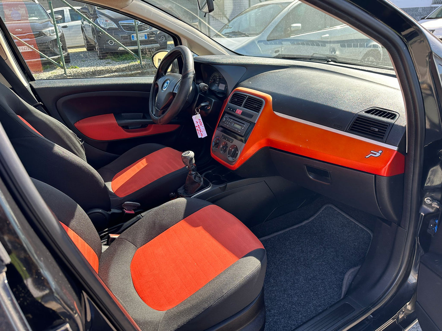 FIAT GRANDE PUNTO 1.4 5P DYNAMIC – CITYCAR SPAZIOSA, ECONOMICA E SENZA TEMPO!