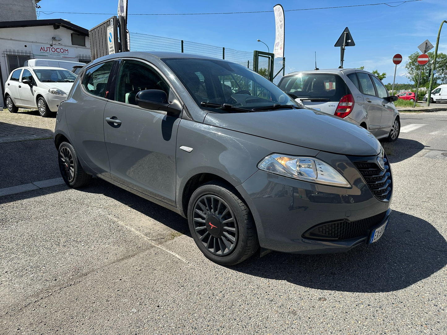 LANCIA YPSILON 1.2 GPL ECOCHIC GOLD – ELEGANTE, ECONOMICA E DALLO STILE UNICO!