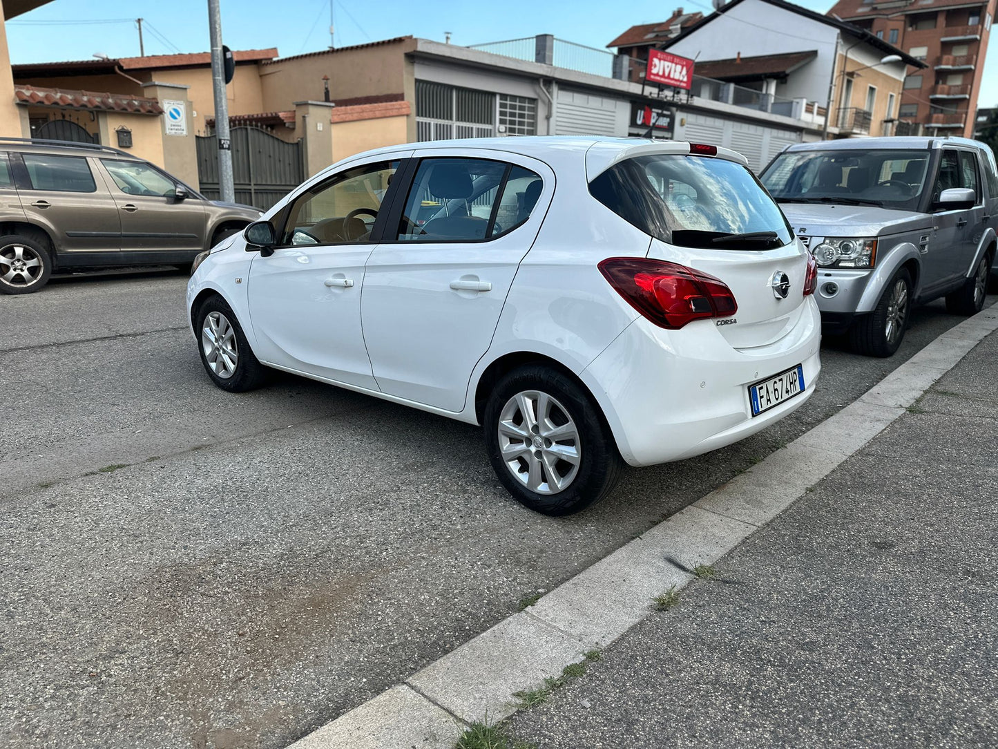 OPEL CORSA 1.4 GPL TECH 5 PORTE b-COLOR – MODERNA, EFFICIENTE E A GPL
