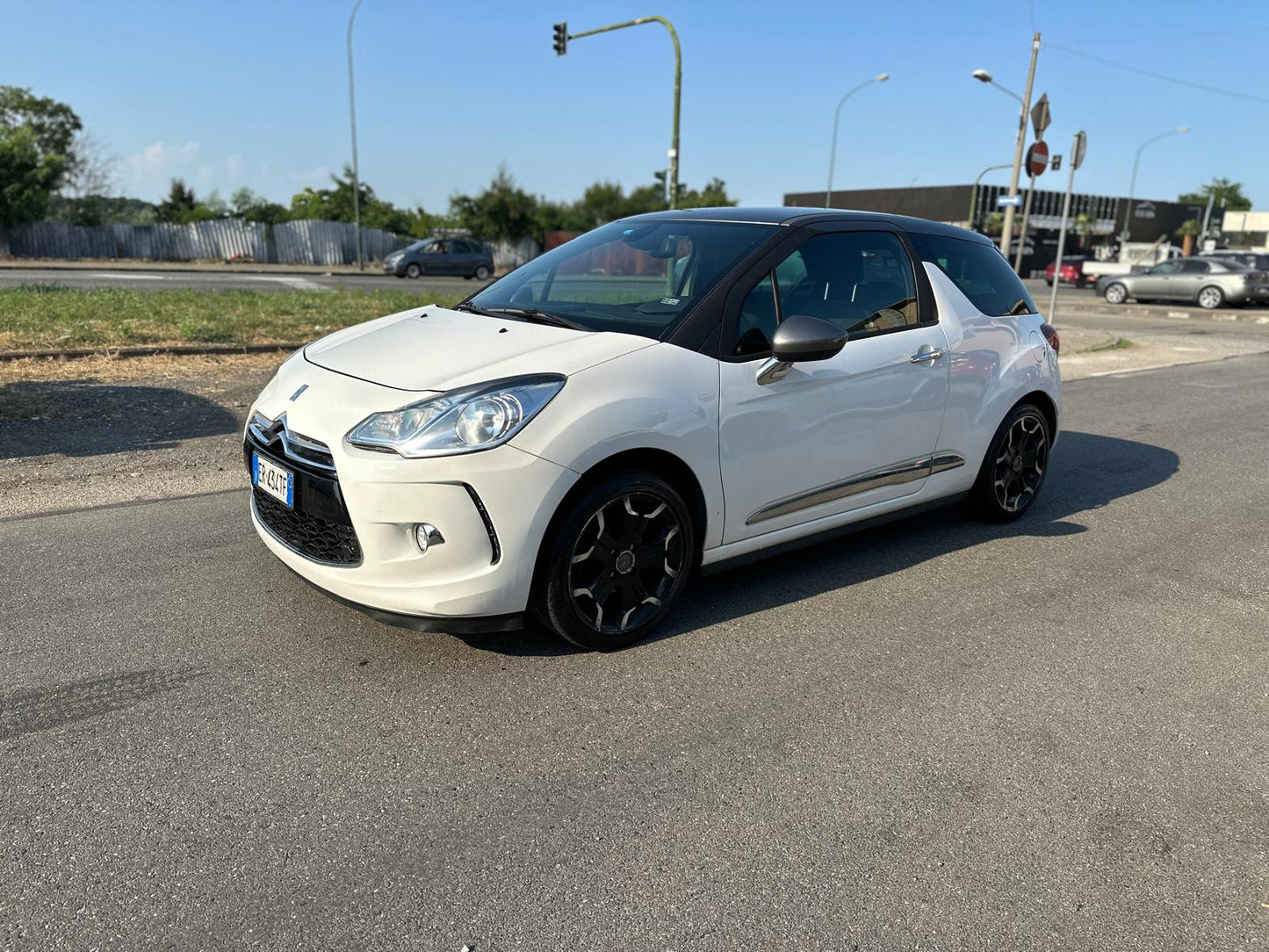 DS 3 1.2 VTi 82 JUST BLACK – COMPATTA, ELEGANTE E DALLO STILE UNICO