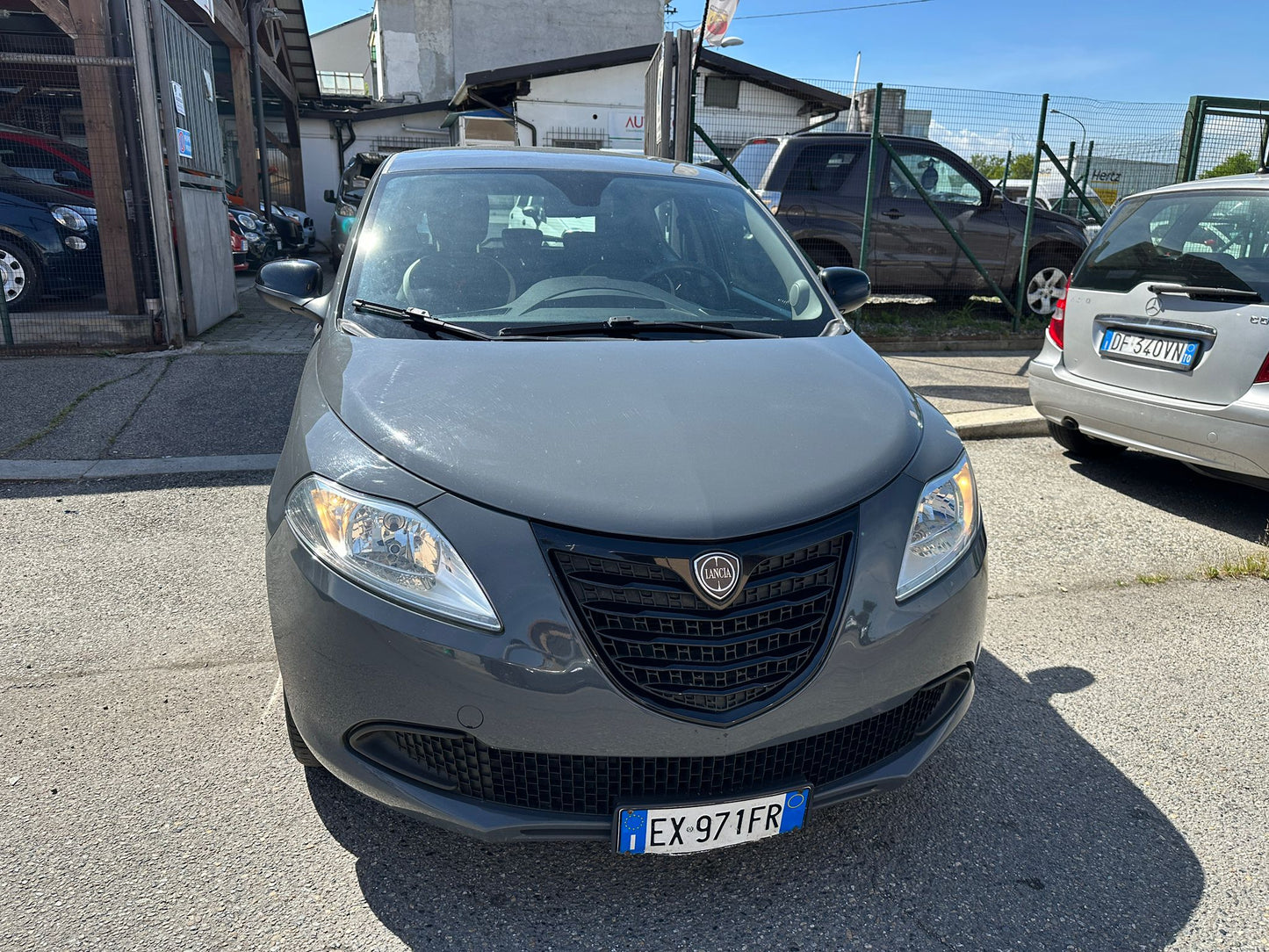 LANCIA YPSILON 1.2 GPL ECOCHIC GOLD – ELEGANTE, ECONOMICA E DALLO STILE UNICO!