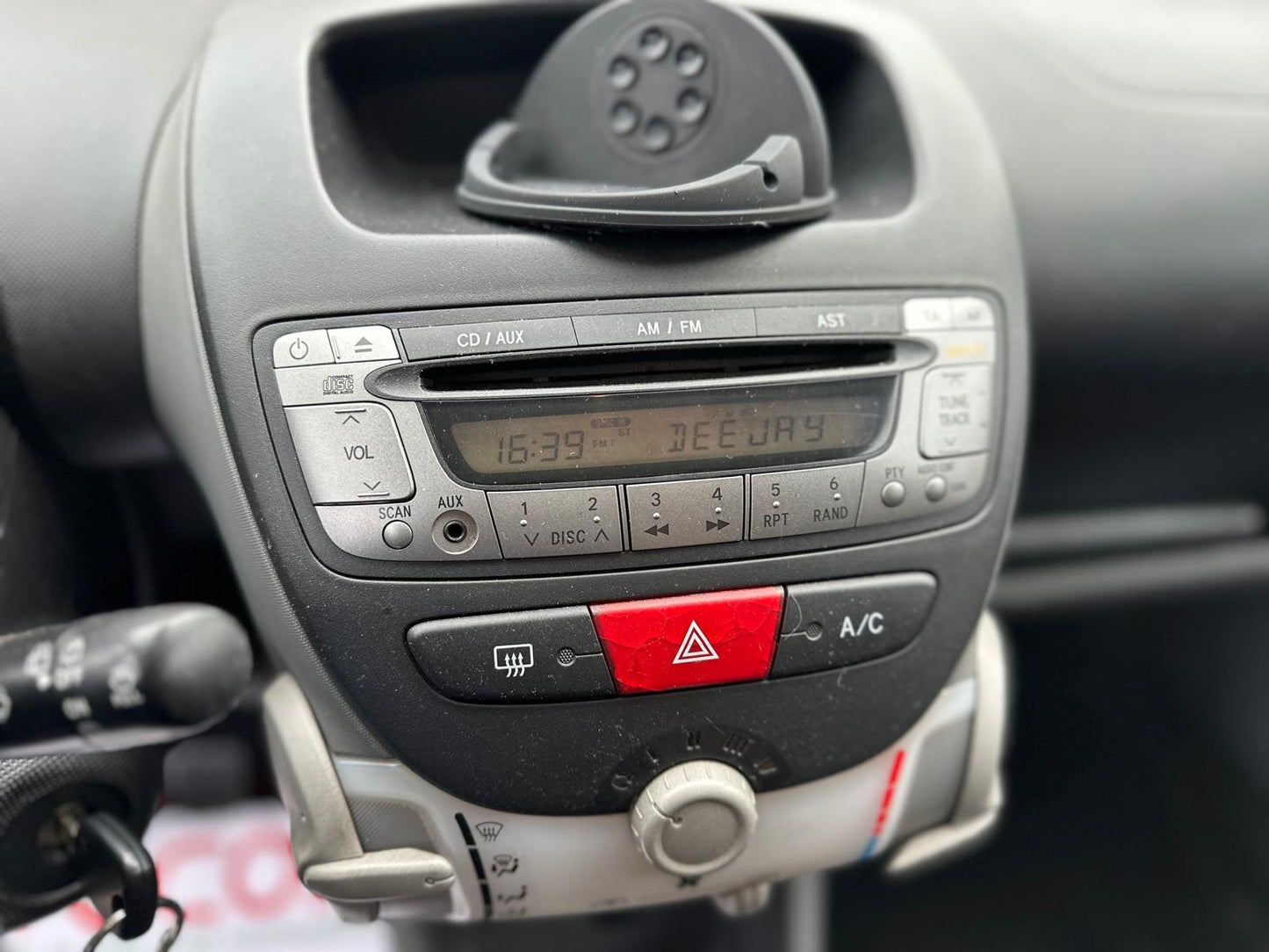 TOYOTA AYGO 1.0 VVT-i 5 PORTE SOL – COMPATTA, AGILE E CONSUMI RIDOTTI