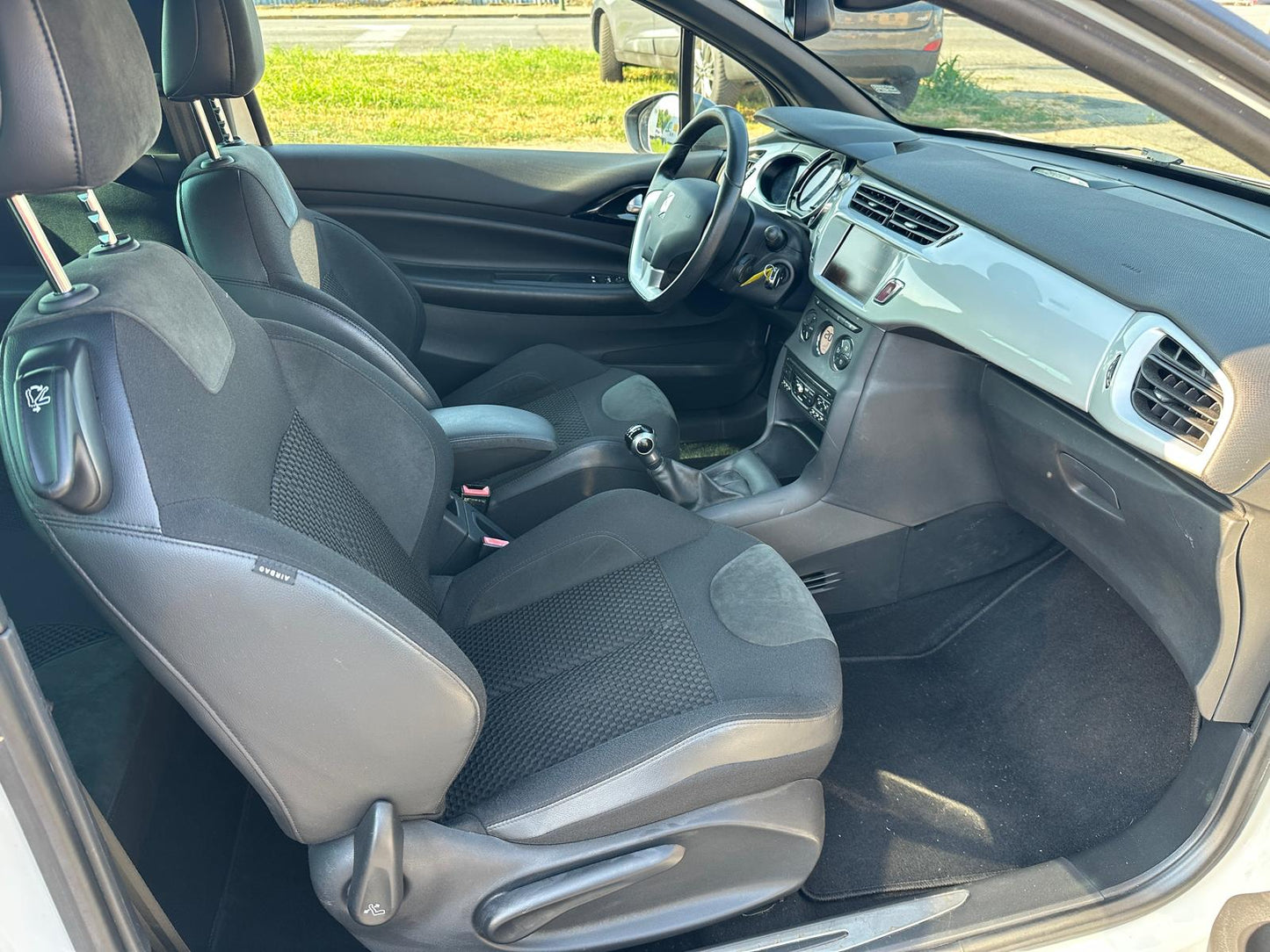 DS 3 1.2 VTi 82 JUST BLACK – COMPATTA, ELEGANTE E DALLO STILE UNICO