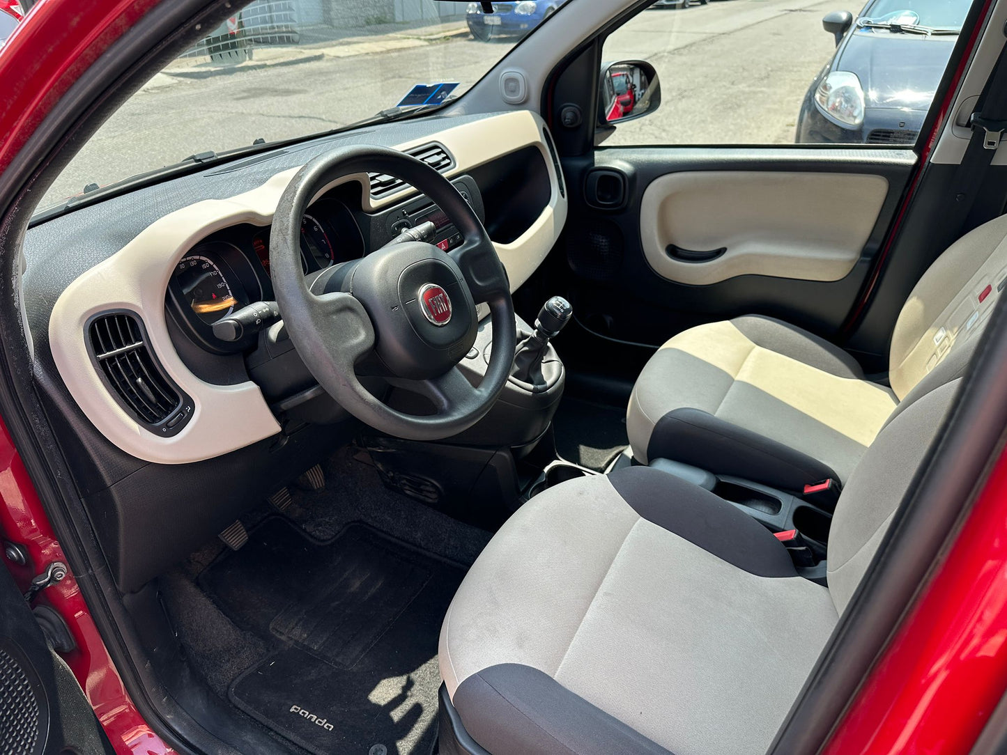 FIAT PANDA 0.9 TWINAIR LOUNGE – POCHI KM, INTERNI CURATI E ALIMENTAZIONE A GAS!