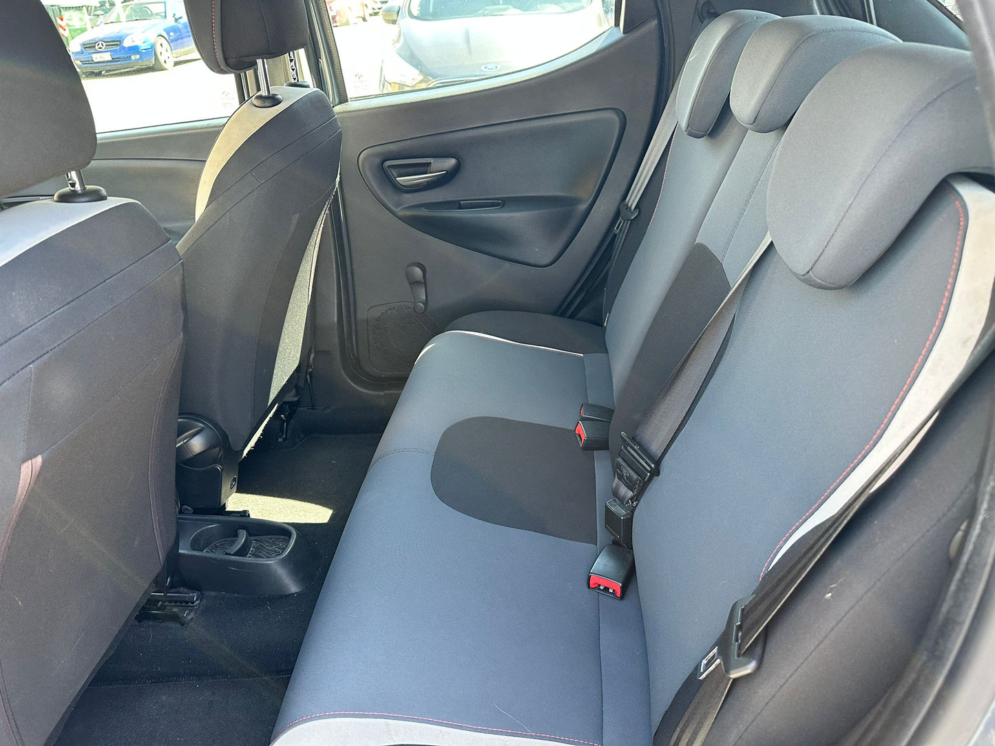 LANCIA YPSILON 1.2 GPL ECOCHIC GOLD – ELEGANTE, ECONOMICA E DALLO STILE UNICO!