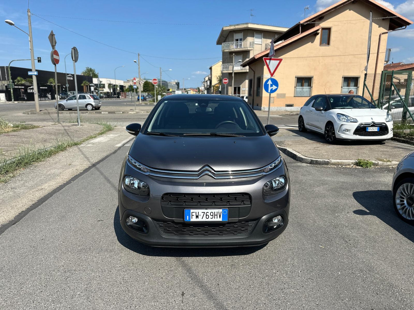 (Torino Auto-Com)CITROËN C3 PURETECH 82 UPTOWN