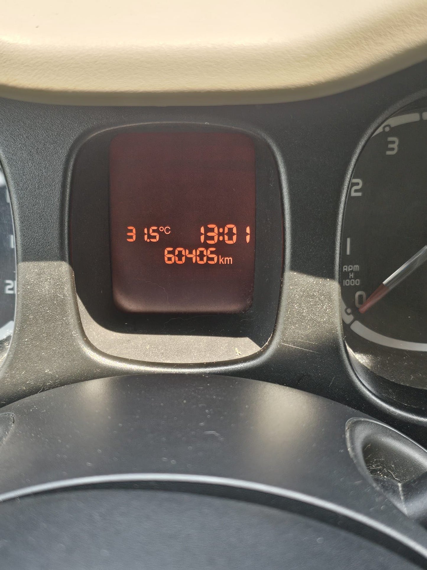 FIAT PANDA 0.9 TWINAIR LOUNGE – POCHI KM, INTERNI CURATI E ALIMENTAZIONE A GAS!