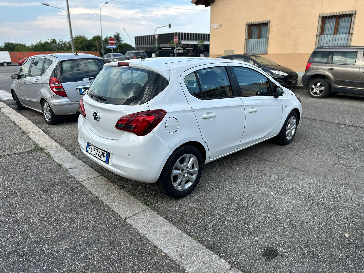 OPEL CORSA 1.4 GPL TECH 5 PORTE b-COLOR – MODERNA, EFFICIENTE E A GPL