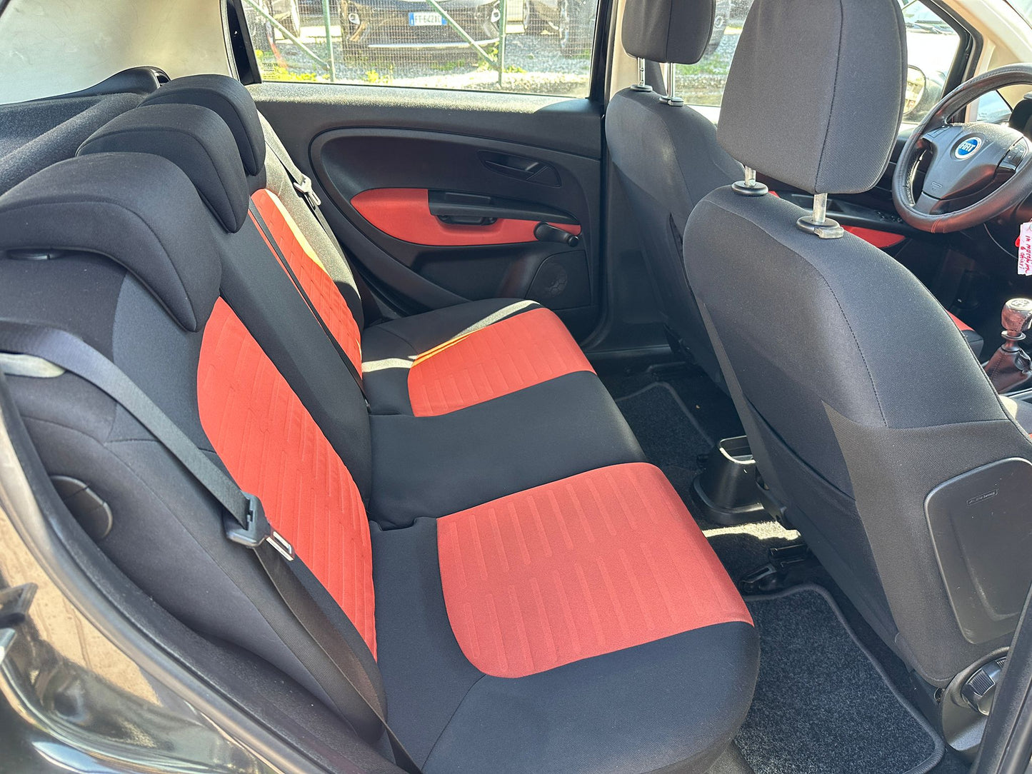 FIAT GRANDE PUNTO 1.4 5P DYNAMIC – CITYCAR SPAZIOSA, ECONOMICA E SENZA TEMPO!