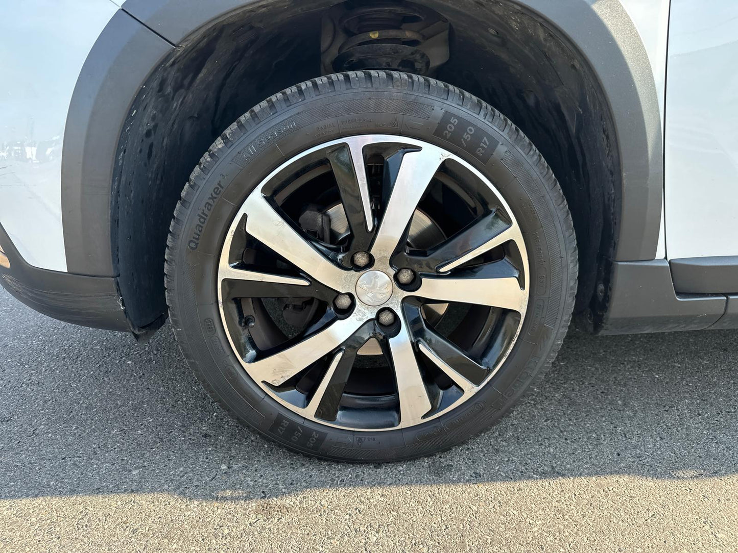 PEUGEOT 2008 1.2 PURETECH TURBO 110 S&S BLACK MATT – ELEGANZA, TECNOLOGIA E GUIDA DINAMICA