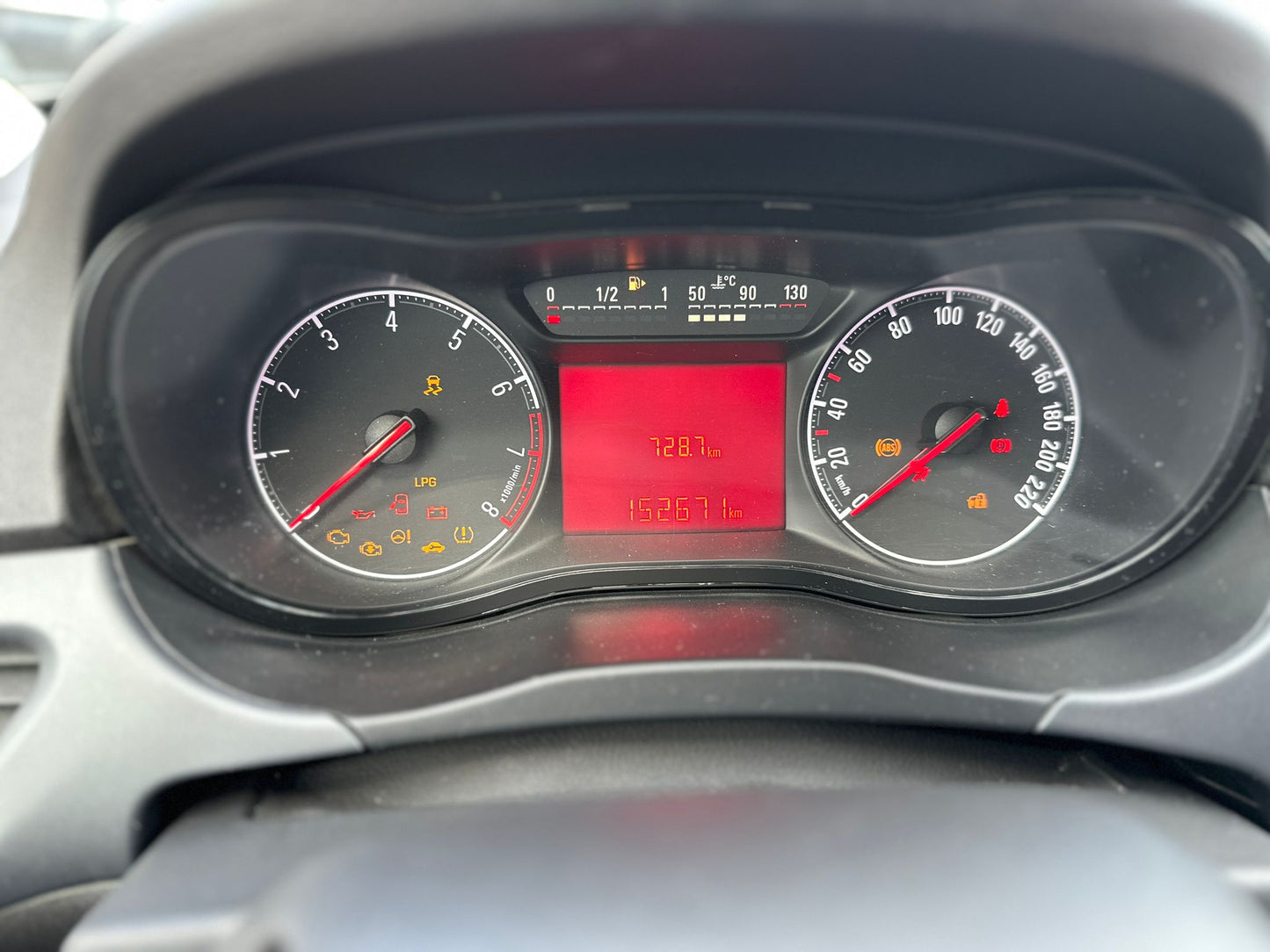 OPEL CORSA 1.4 GPL TECH 5 PORTE b-COLOR – MODERNA, EFFICIENTE E A GPL