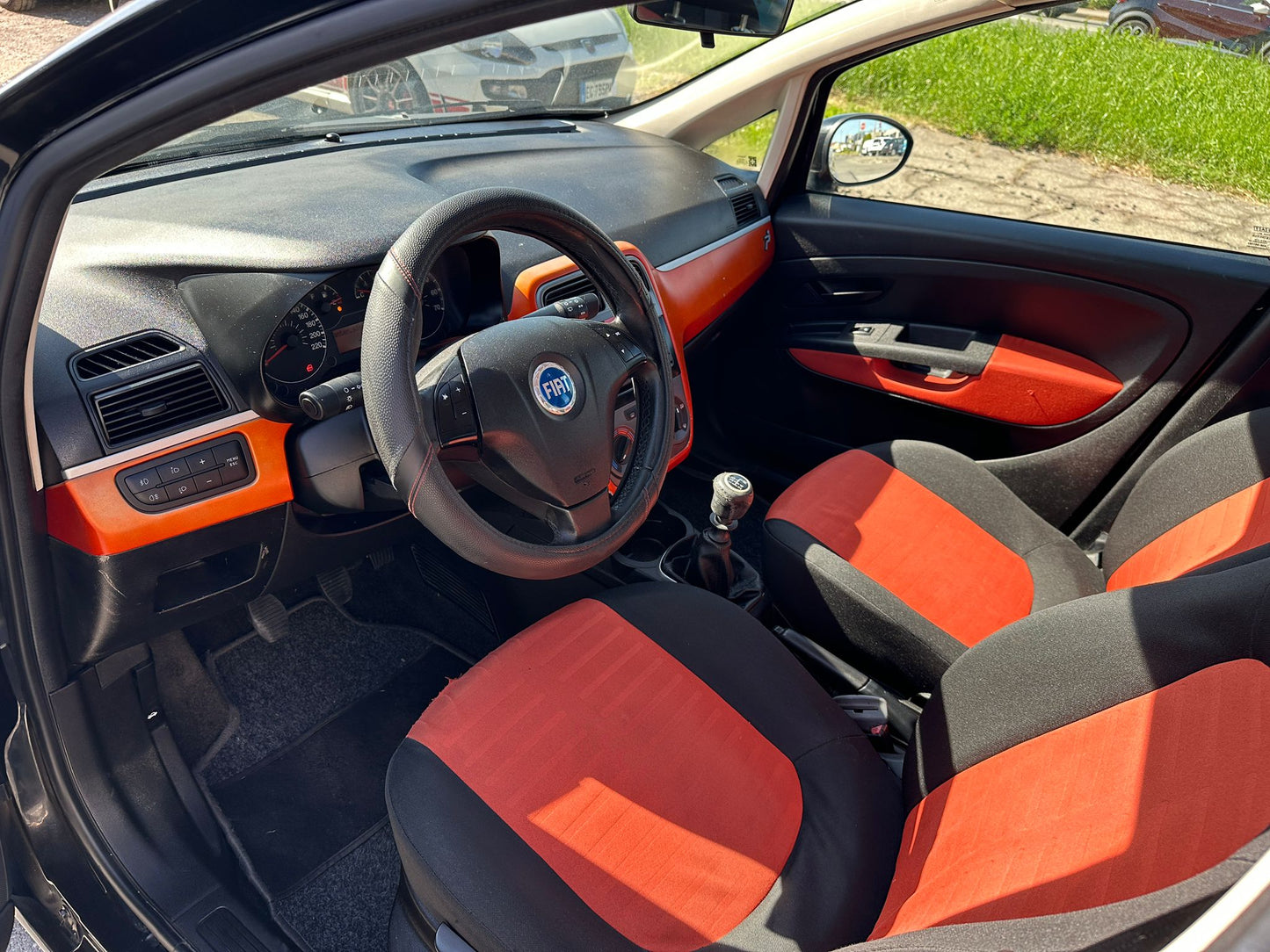 FIAT GRANDE PUNTO 1.4 5P DYNAMIC – CITYCAR SPAZIOSA, ECONOMICA E SENZA TEMPO!