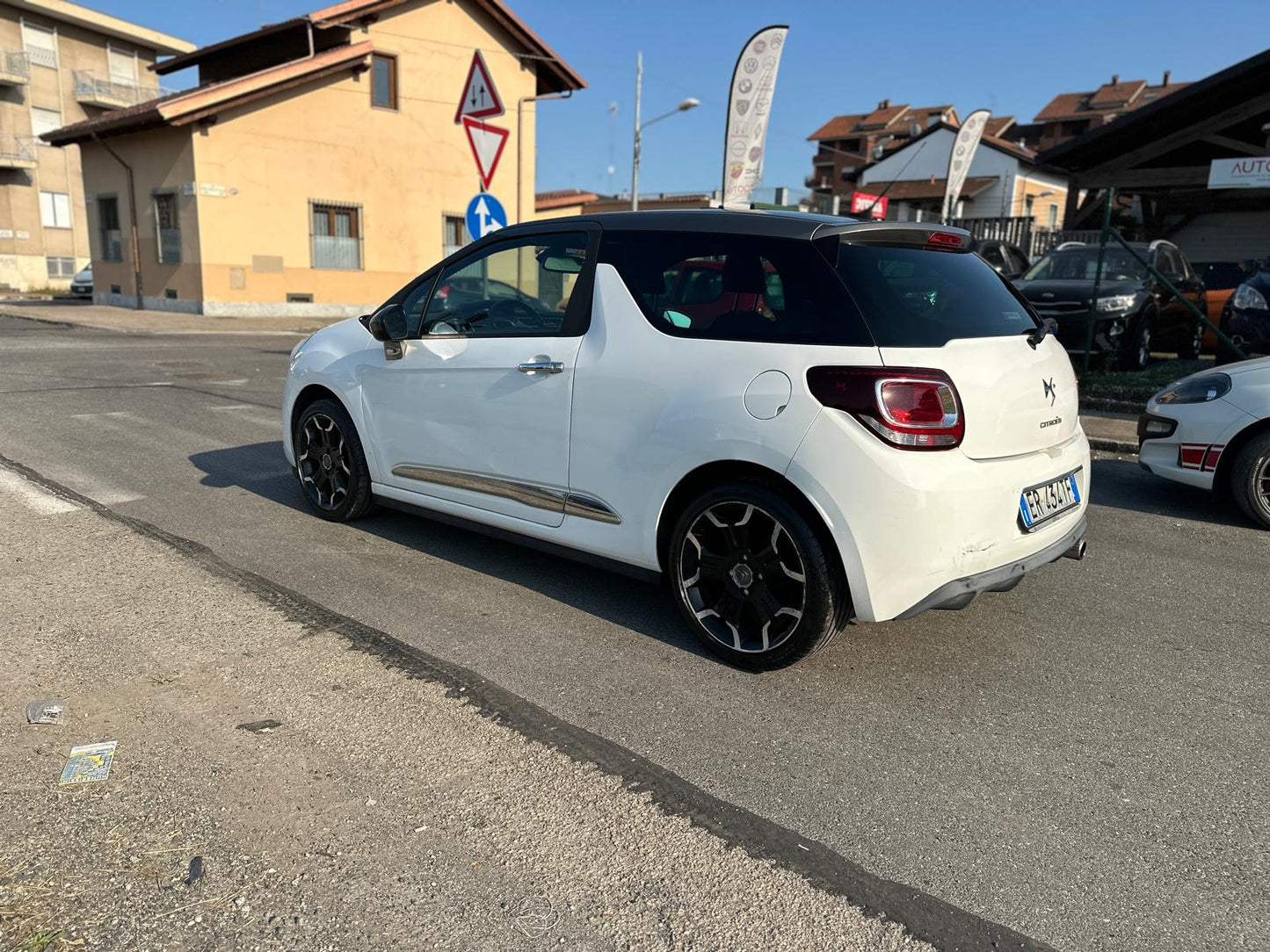 DS 3 1.2 VTi 82 JUST BLACK – COMPATTA, ELEGANTE E DALLO STILE UNICO