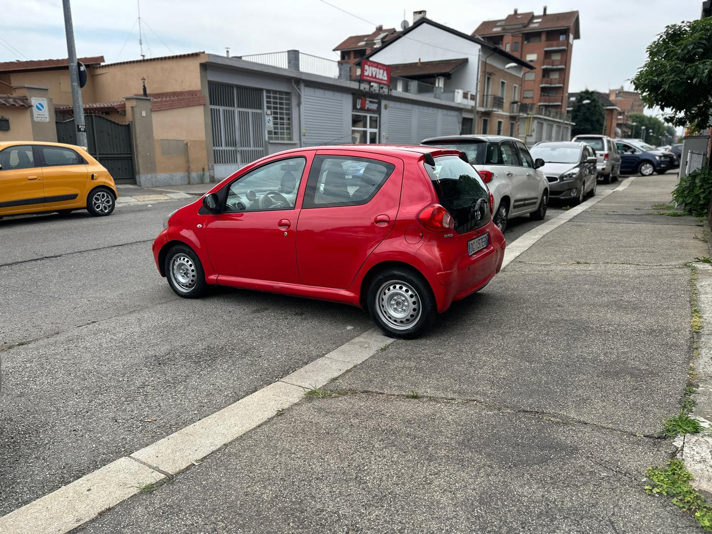 TOYOTA AYGO 1.0 VVT-i 5 PORTE SOL – COMPATTA, AGILE E CONSUMI RIDOTTI