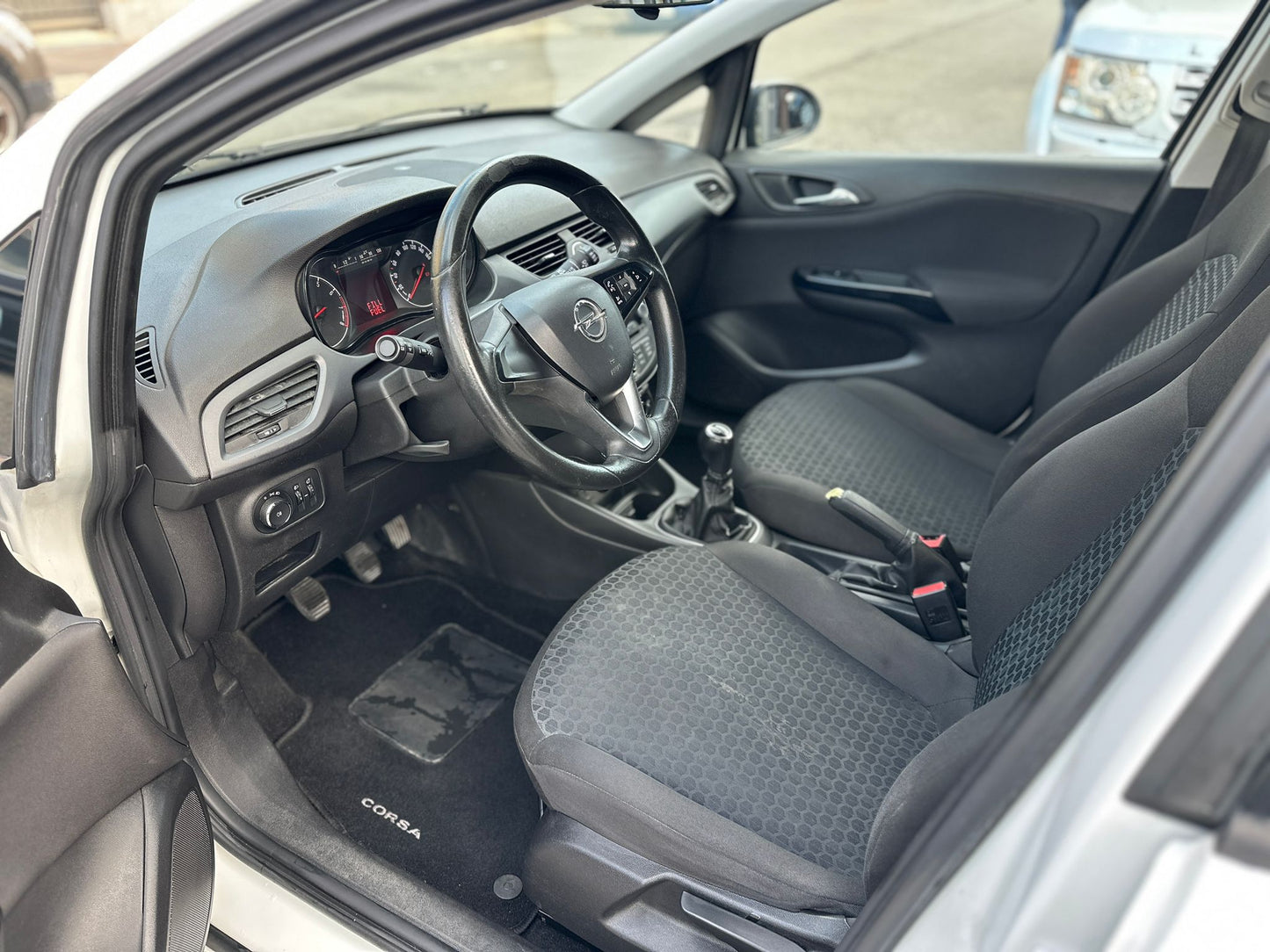 OPEL CORSA 1.4 GPL TECH 5 PORTE b-COLOR – MODERNA, EFFICIENTE E A GPL
