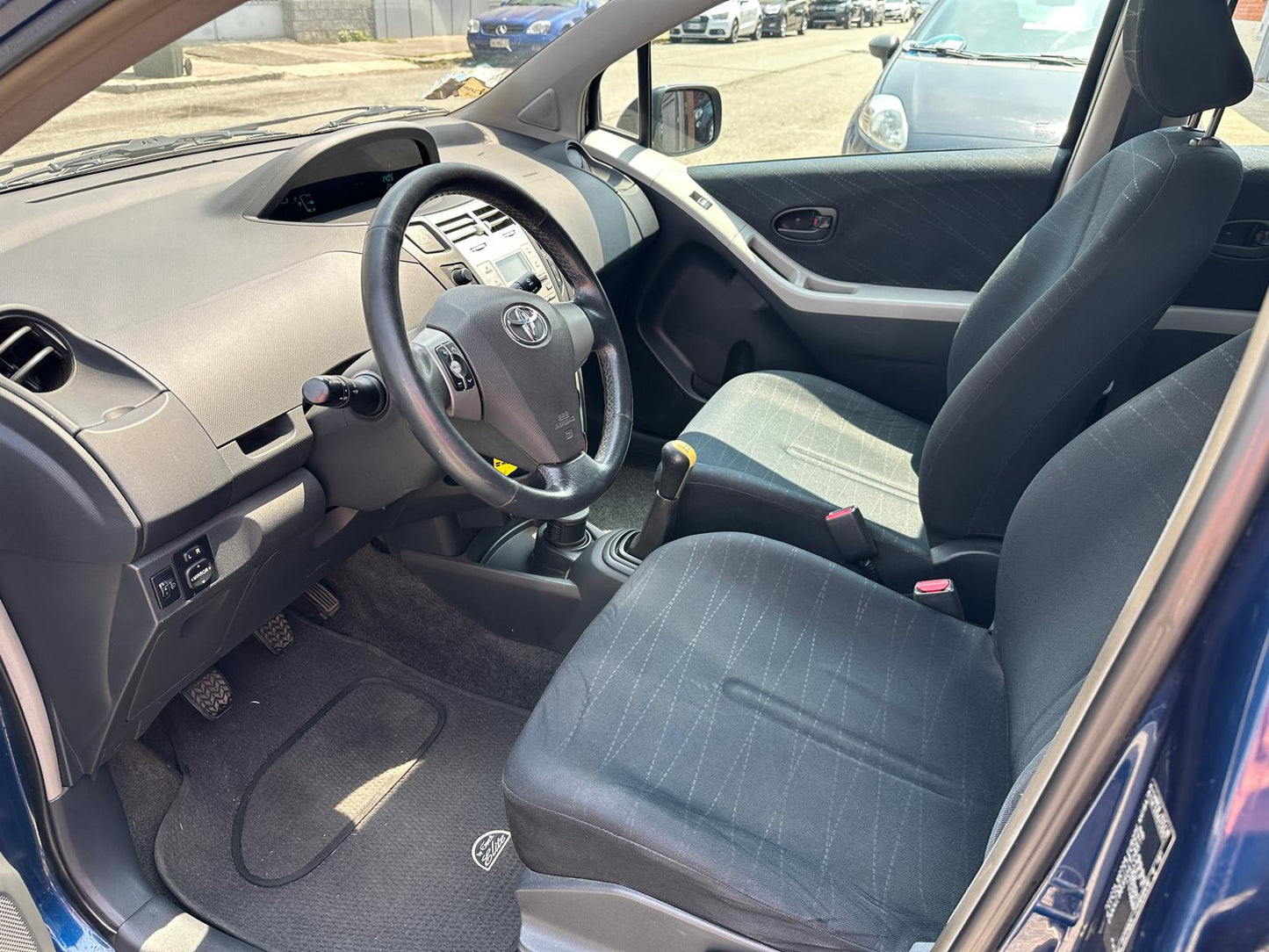 TOYOTA YARIS 1.3 5P NAVI – AFFIDABILITÀ GIAPPONESE AL GIUSTO PREZZO!
