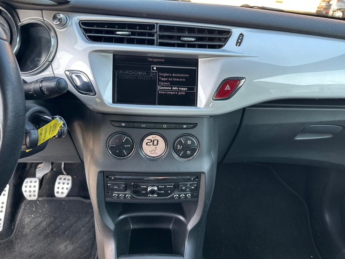 DS 3 1.2 VTi 82 JUST BLACK – COMPATTA, ELEGANTE E DALLO STILE UNICO