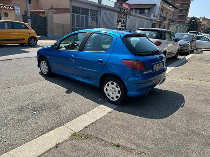 PEUGEOT 206 1.4 5P ENFANT TERRIBLE – PRATICA, SCATTANTE E DALLO STILE GIOVANE