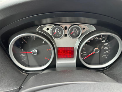 FORD FOCUS 1.6 TDCi 5P Titanium DPF – 2010 🚗