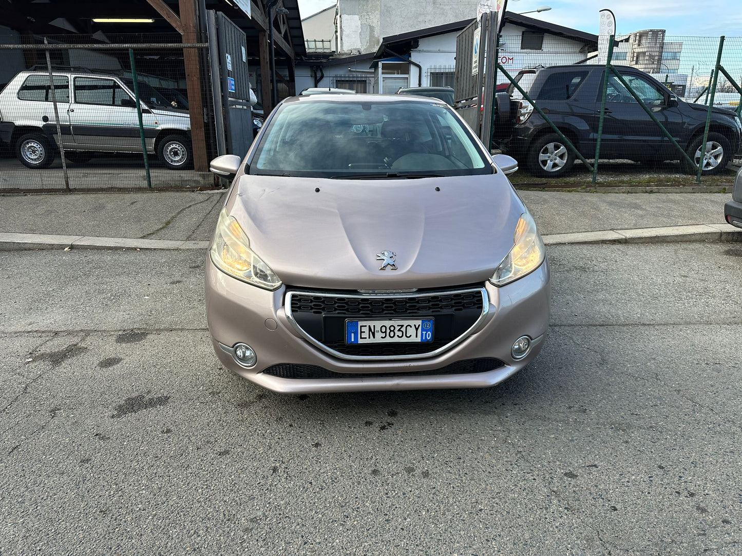 PEUGEOT 208 1.2 VTi 82 CV Allure – Compatta, Elegante e Affidabile!