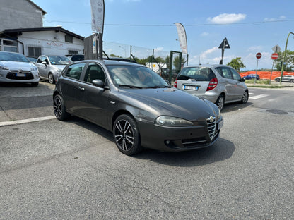 ALFA ROMEO 147 1.6 16V TS 5P BLACK LINE – GPL E STILE SPORTIVO SENZA TEMPO