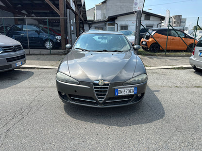 ALFA ROMEO 147 1.6 16V TS 5P BLACK LINE – GPL E STILE SPORTIVO SENZA TEMPO