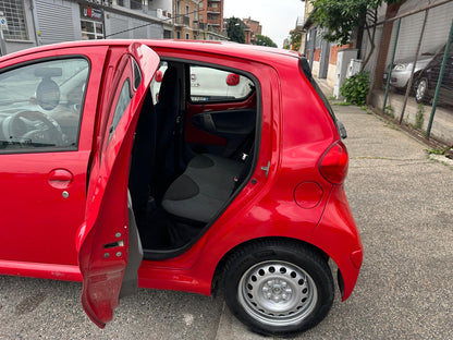 TOYOTA AYGO 1.0 VVT-i 5 PORTE SOL – COMPATTA, AGILE E CONSUMI RIDOTTI