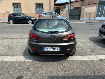 ALFA ROMEO 147 1.6 16V TS 5P BLACK LINE – GPL E STILE SPORTIVO SENZA TEMPO