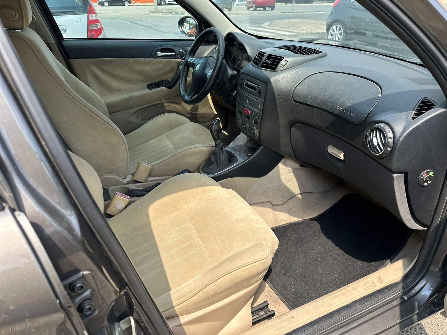 ALFA ROMEO 147 1.6 16V TS 5P BLACK LINE – GPL E STILE SPORTIVO SENZA TEMPO