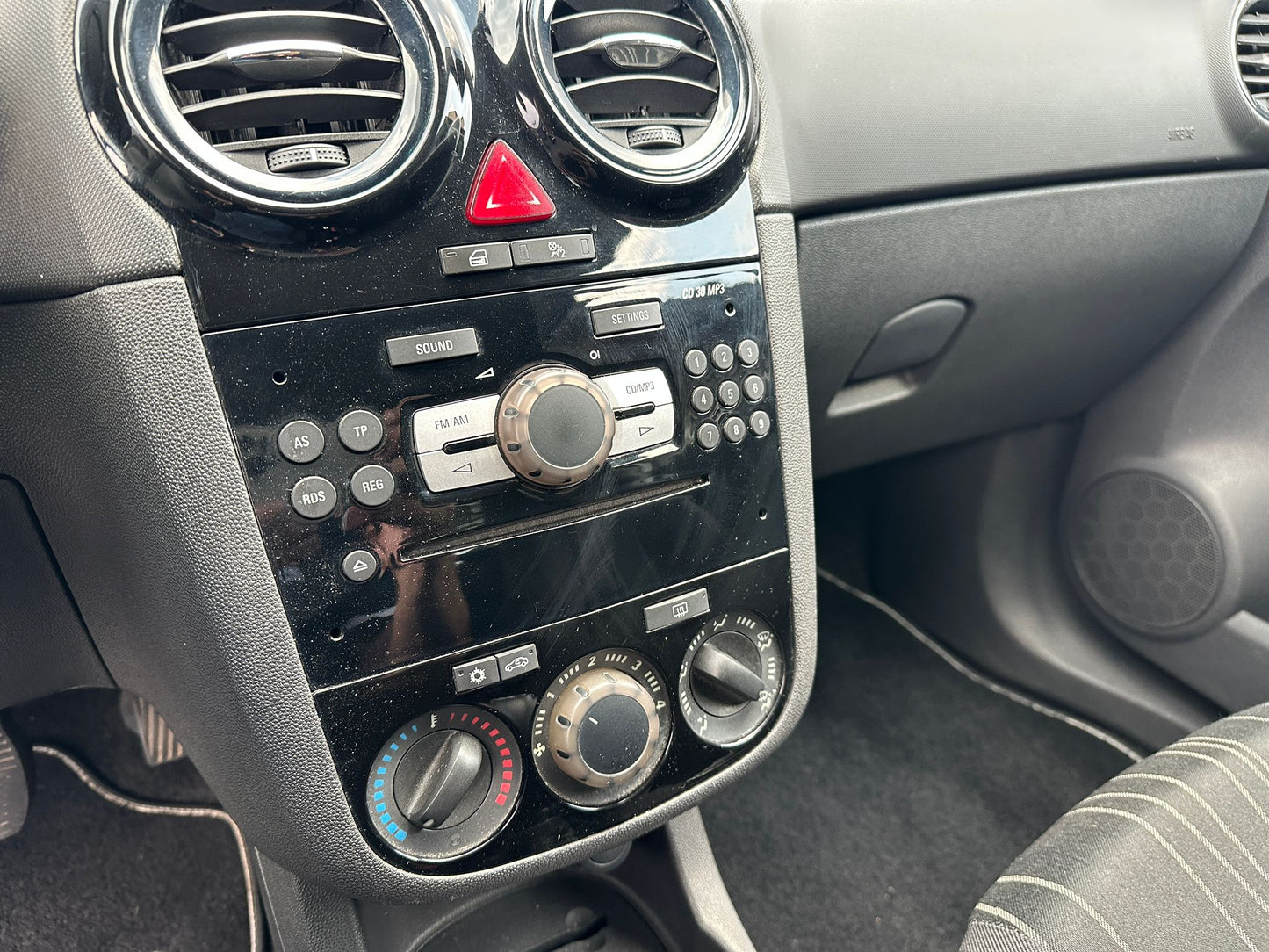 OPEL CORSA 1.2 GPL-TECH 3 PORTE EDITION – COMPATTA, SCATTANTE E A GPL