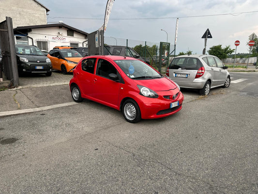 TOYOTA AYGO 1.0 VVT-i 5 PORTE SOL – COMPATTA, AGILE E CONSUMI RIDOTTI